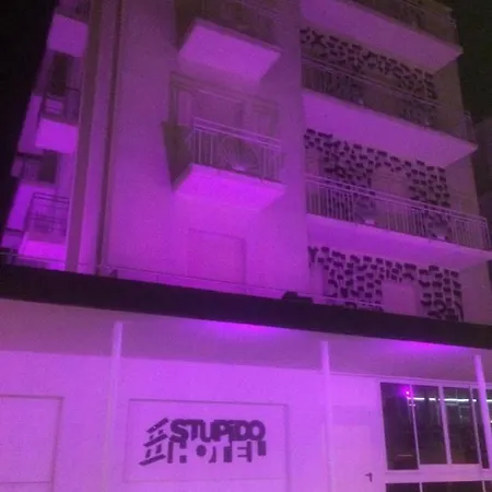 Stupido Hotel