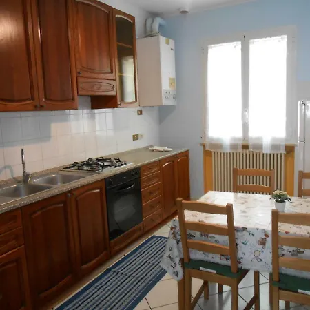Kimba Aparthotel 2*