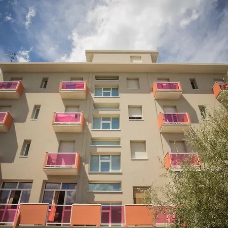 Cliff Otel 3*
