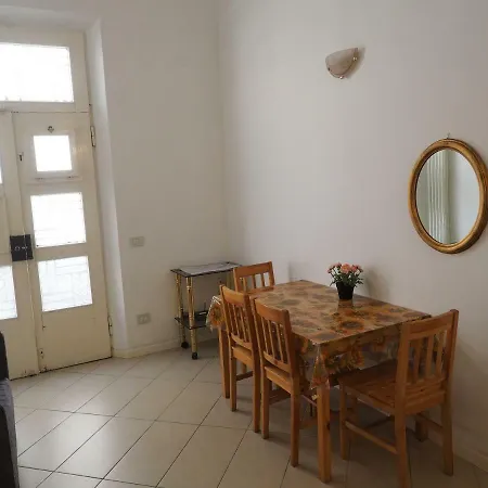In Centro Storico, Vicino Stazione E Al Mare Apartment *