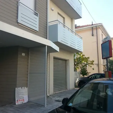 Apartment Nuovo Bilocale In Via Lagomaggio, 31 *