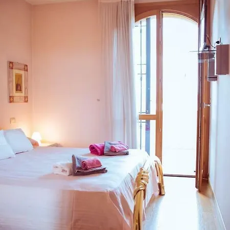 Villa Con Piscina A *