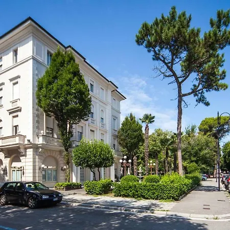 Hotel Residenza Parco Fellini 4*