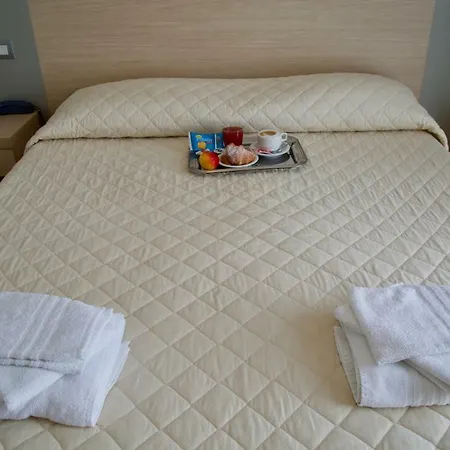 Etoile Hotel
