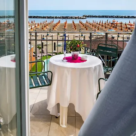 Estate Hotel