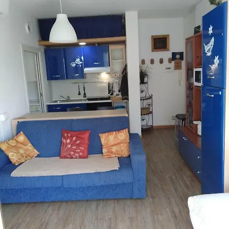 America Apartment *