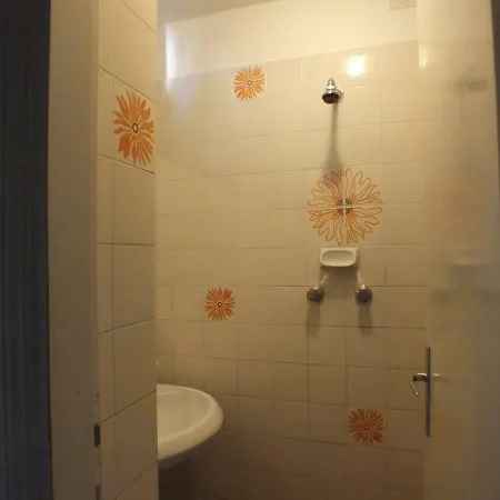 Jolie Tripoli Guest house Rimini