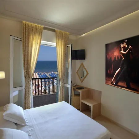 Ghirlandina Hotel