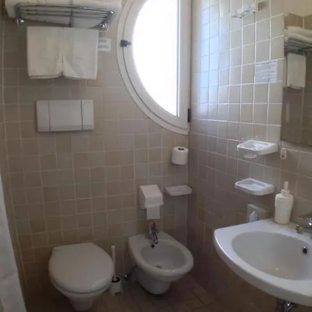 Houston Hotel 3*