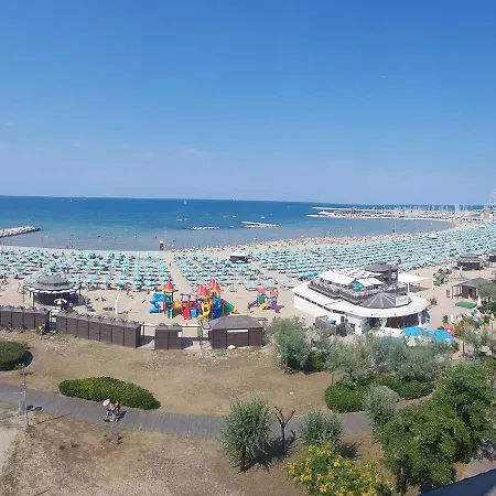 La Casa Di Clara Ombrellone Con 2 Lettini Al Lido San Giuliano Gratis E Parcheggio Privato Gratis * Rimini