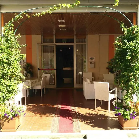Simon Hotel