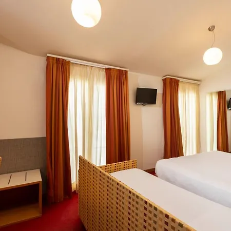 Accademia Hotel 3*