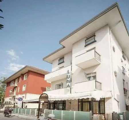 Luna Hotel 3*