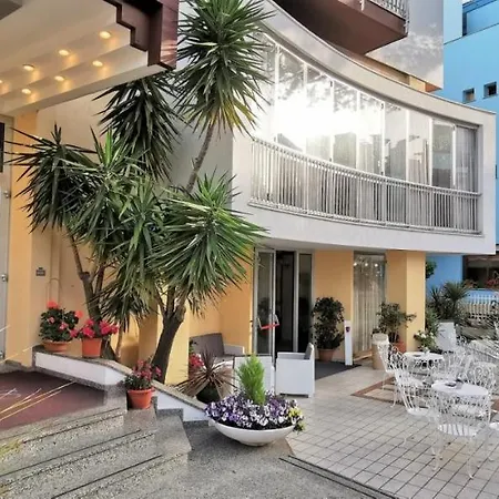 Hotel Cosmos 3*