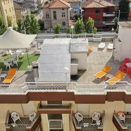 Hotel Cosmos 3*