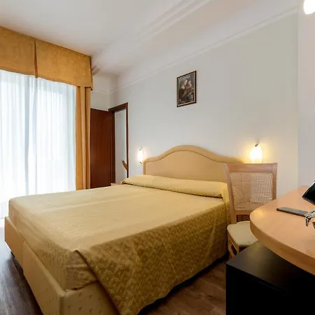 Astor Hotel 3*