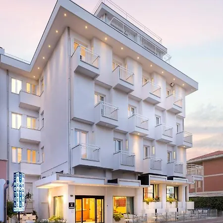 Mirabel 3*