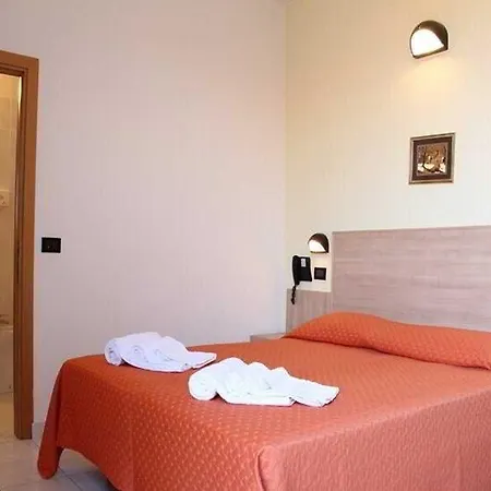 Hotel Globus 3*