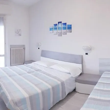 Arianna Hotel 2*