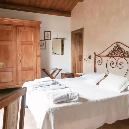 Pian Del Pigro Farm stay *