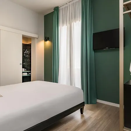 Up Hotel 3*