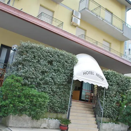 Numi Hotel 2*