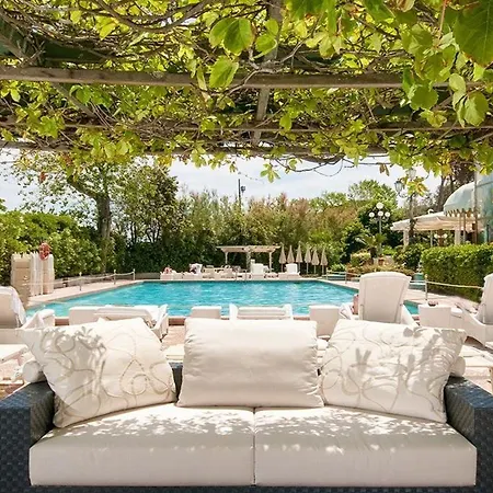 Residenza Parco Fellini מלון 4*