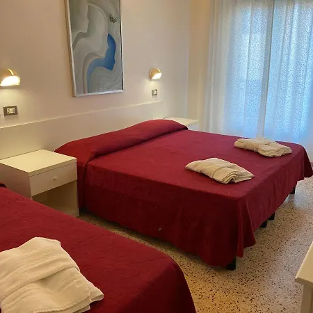 Riva Hotel 2*