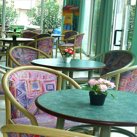 Hotel Maena 2*