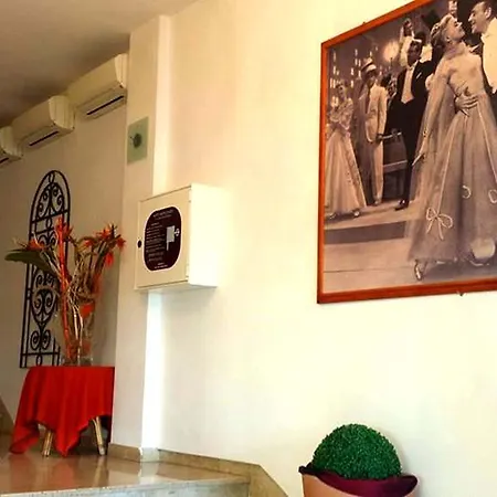 Otel Galles 3*