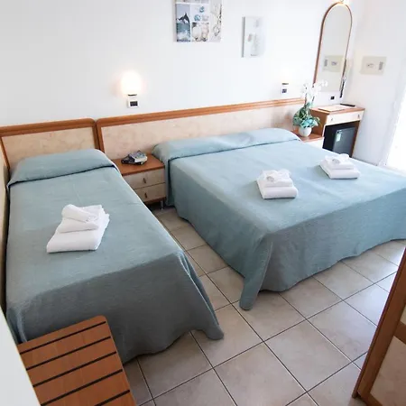 Adria 3*