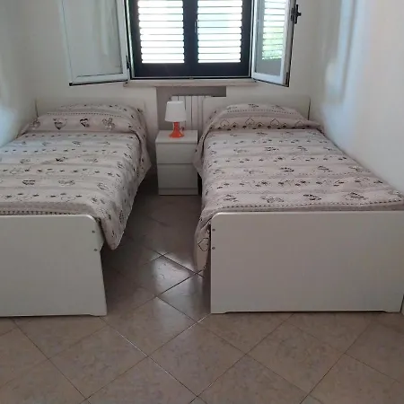 Semesterbostad Residenza Silvestro A 2 Minuti Dalla Fiera E Dal Mare!