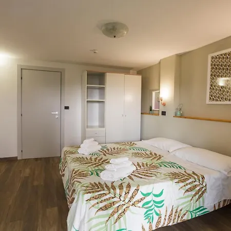 Szálloda Paris 3*