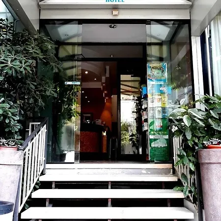 Отель Atrium