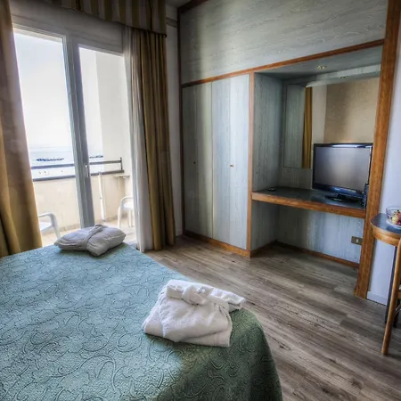 Life Hotel 4*