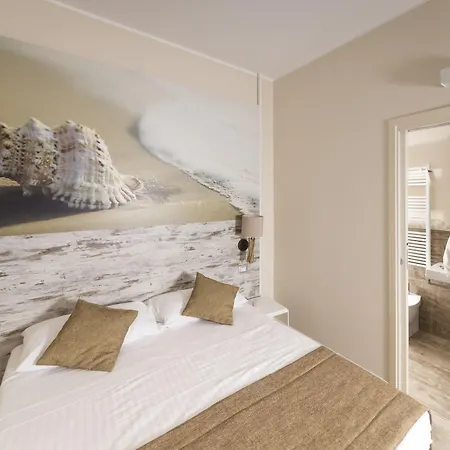 Life Hotel 4*