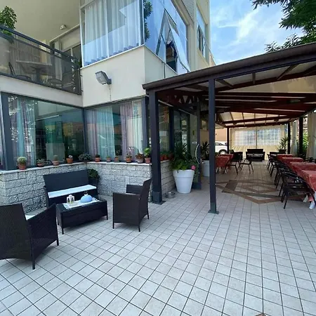 Goldene Rose Hotel