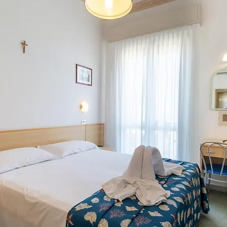 Milanese מלון 3*