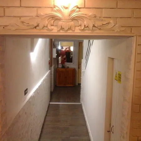Lavinia Hotel 2*
