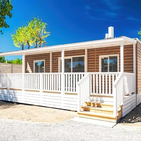 Family Village Kompleks wypoczynkowy 4*