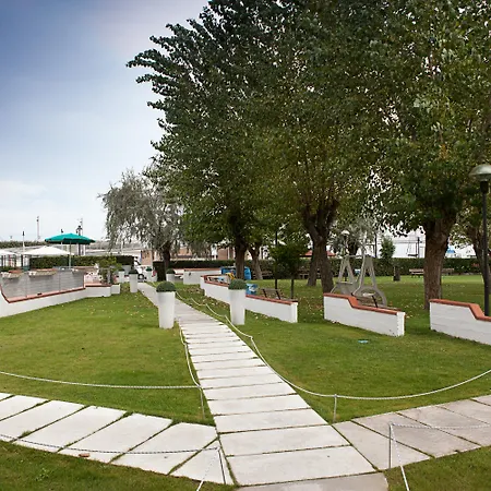 St Gregory Park מלון