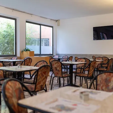 Merope Hotel 3*