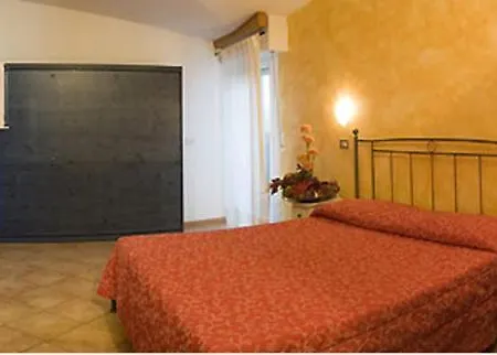 Carol Hotel