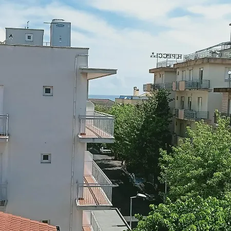 Luna Rossa Basic Hotel Rimini