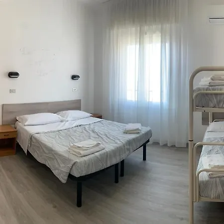 Laika Hotel 2*