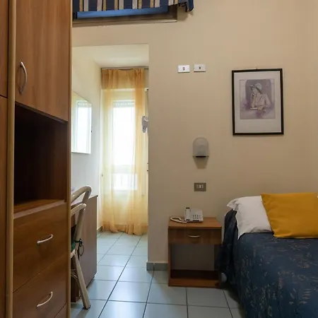 Hotel River Fronte Mare Con Piscina