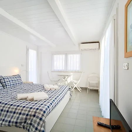 Attico A Marina Centro Apartment