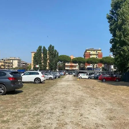 Hotel Laura *