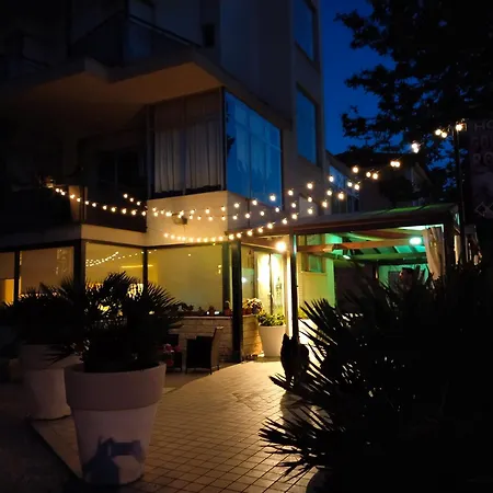 Goldene Rose Hotel 2*