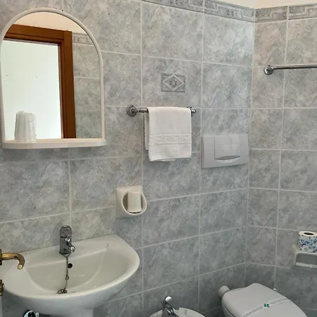 Blue Ribbon Hotel 2*